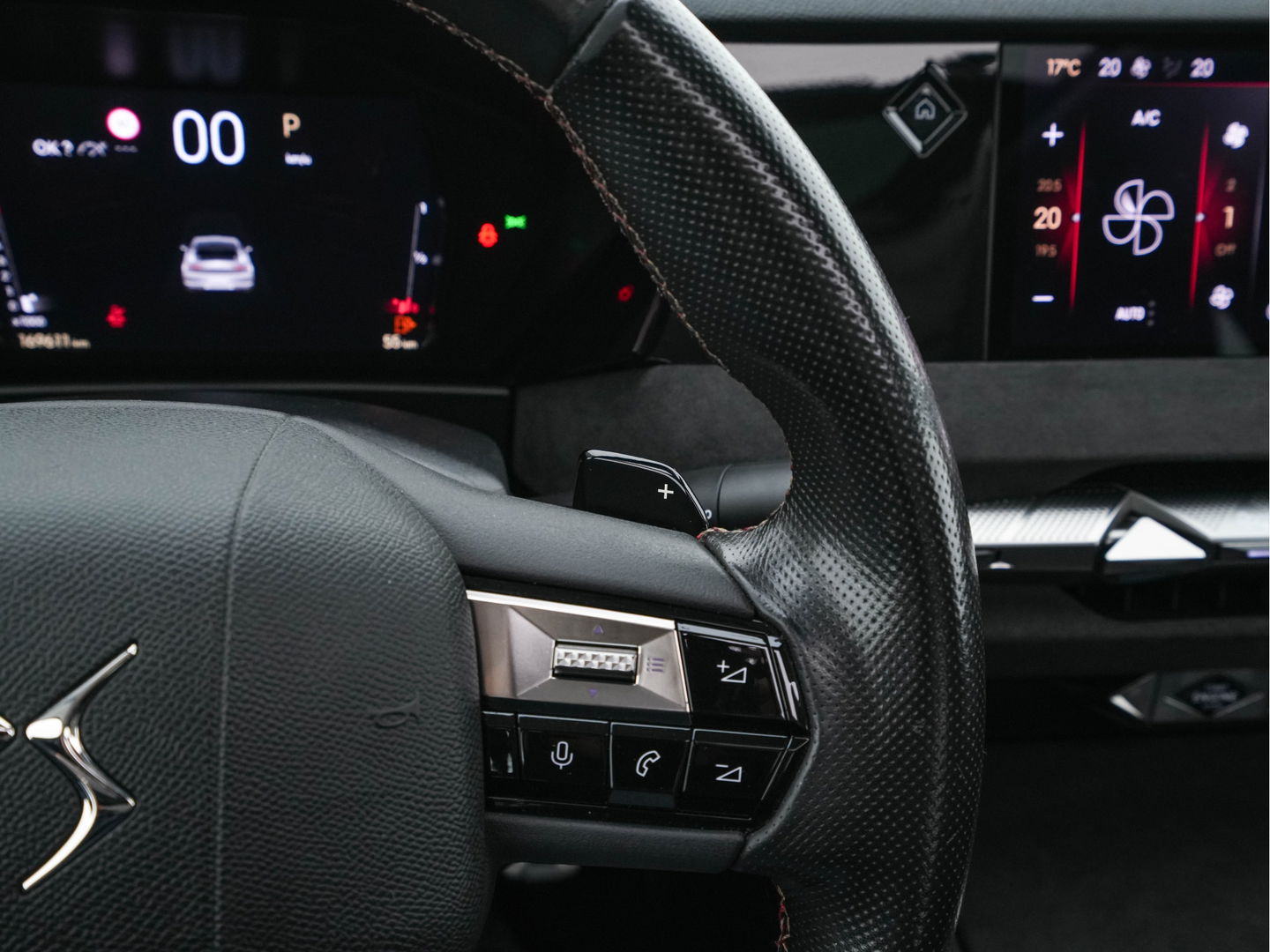 DS DS 4 1.6 PureTech Performance Line (INCL-BTW) Aut. *PANO | LEATHER-MICROFIBRE | FULL-LED | HEATED-SPORTSEATS | DIGI-COCKPIT | KEYLESS | CAMERA | LANE-ASSIST | CARPLAY | ECC | SHIFT-PADDLES | PDC | TOWBAR | 19''ALU*