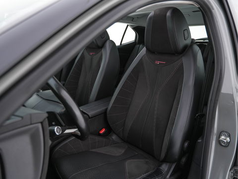 DS DS 4 1.6 PureTech Performance Line (INCL-BTW) Aut. *PANO | LEATHER-MICROFIBRE | FULL-LED | HEATED-SPORTSEATS | DIGI-COCKPIT | KEYLESS | CAMERA | LANE-ASSIST | CARPLAY | ECC | SHIFT-PADDLES | PDC | TOWBAR | 19''ALU*