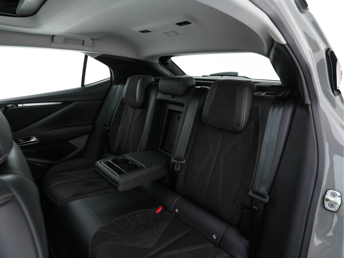 DS DS 4 1.6 PureTech Performance Line (INCL-BTW) Aut. *PANO | LEATHER-MICROFIBRE | FULL-LED | HEATED-SPORTSEATS | DIGI-COCKPIT | KEYLESS | CAMERA | LANE-ASSIST | CARPLAY | ECC | SHIFT-PADDLES | PDC | TOWBAR | 19''ALU*