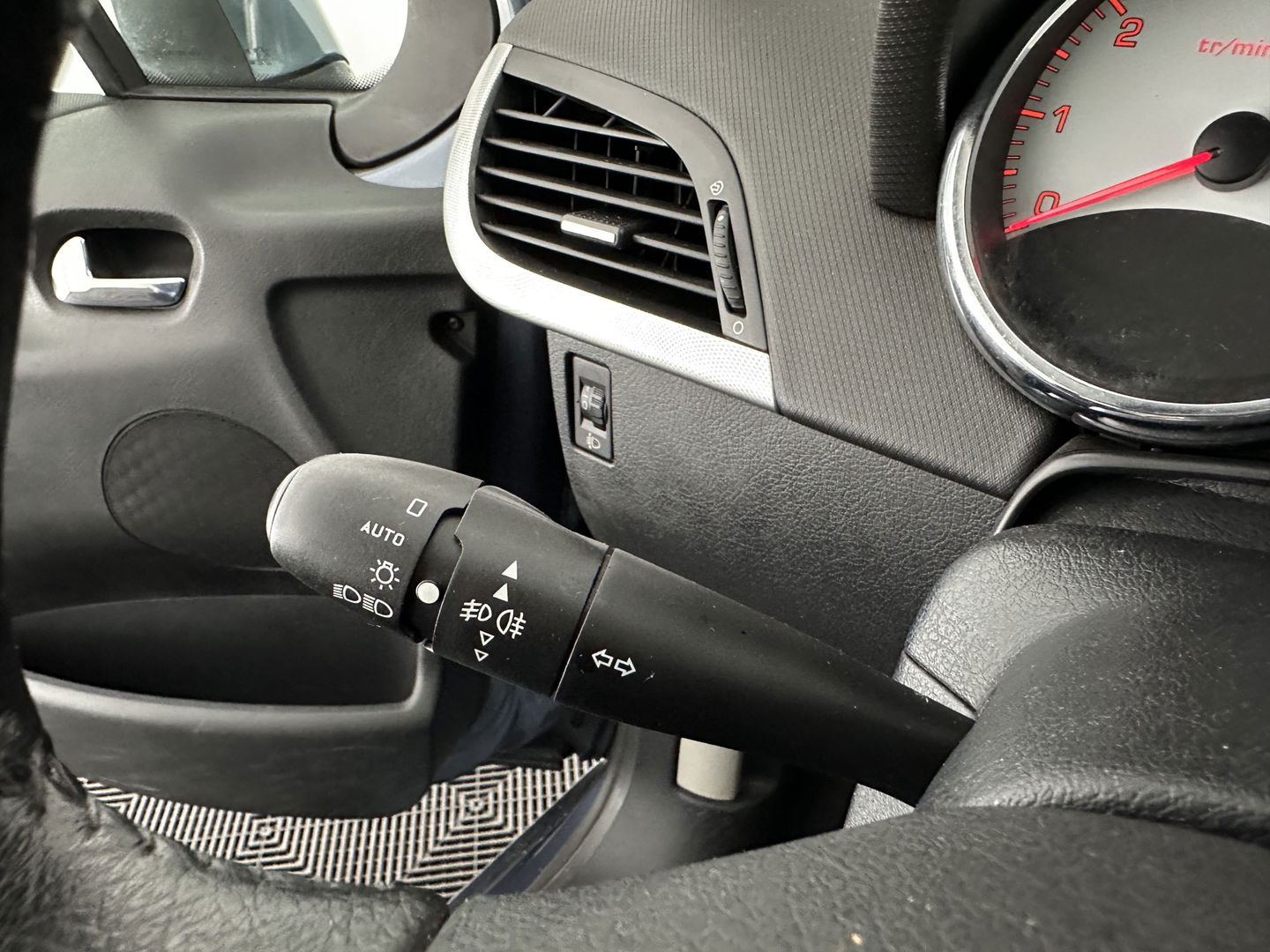 Peugeot 207 1.4-16V XS Pack *AIRCO | COMFORT-SEATS | 15''ALU*