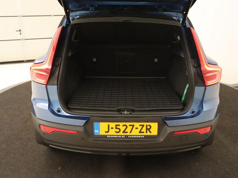 Volvo XC40 Recharge P8 AWD R Design | Panoramadak | Trekhaak | Stoel & stuurverwarming | Adaptive cruise | Carplay | Full LED | Camera | Leder/Alcantara | Keyless