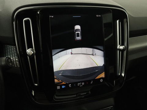 Volvo XC40 Recharge P8 AWD R Design | Panoramadak | Trekhaak | Stoel & stuurverwarming | Adaptive cruise | Carplay | Full LED | Camera | Leder/Alcantara | Keyless
