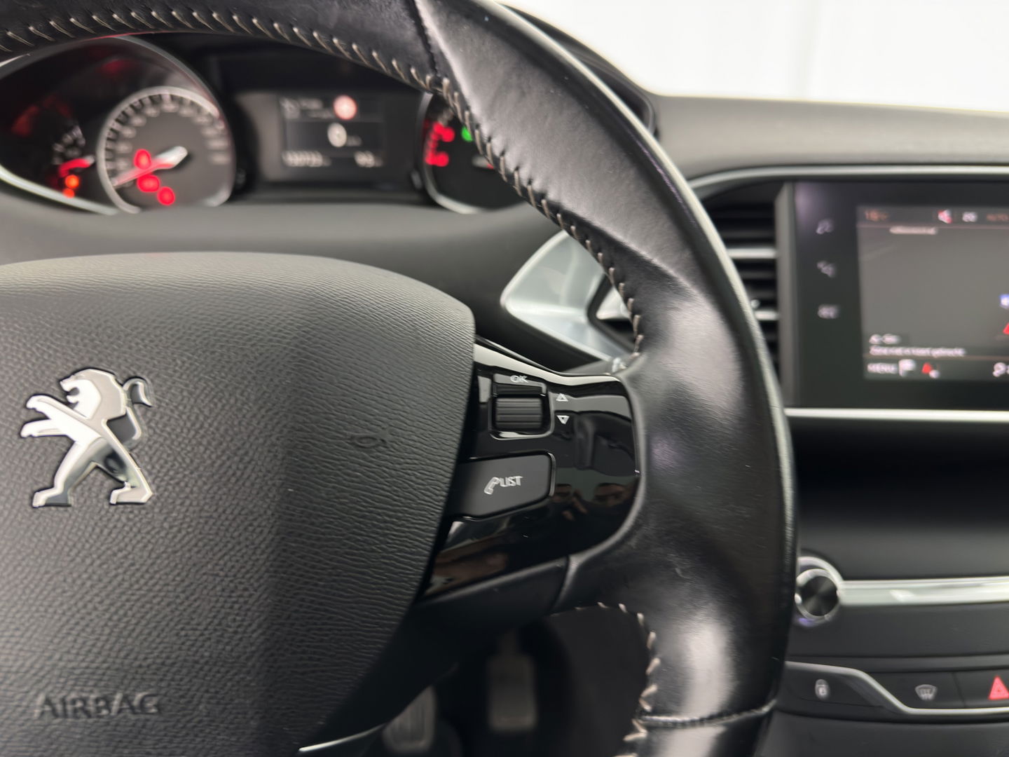 Peugeot 308 1.5 BlueHDi Blue Lease Executive *PANO | NAVI-FULLMAP | SPORT-SEATS | DAB+ | ECC | PDC | CRUISE | 16''ALU*