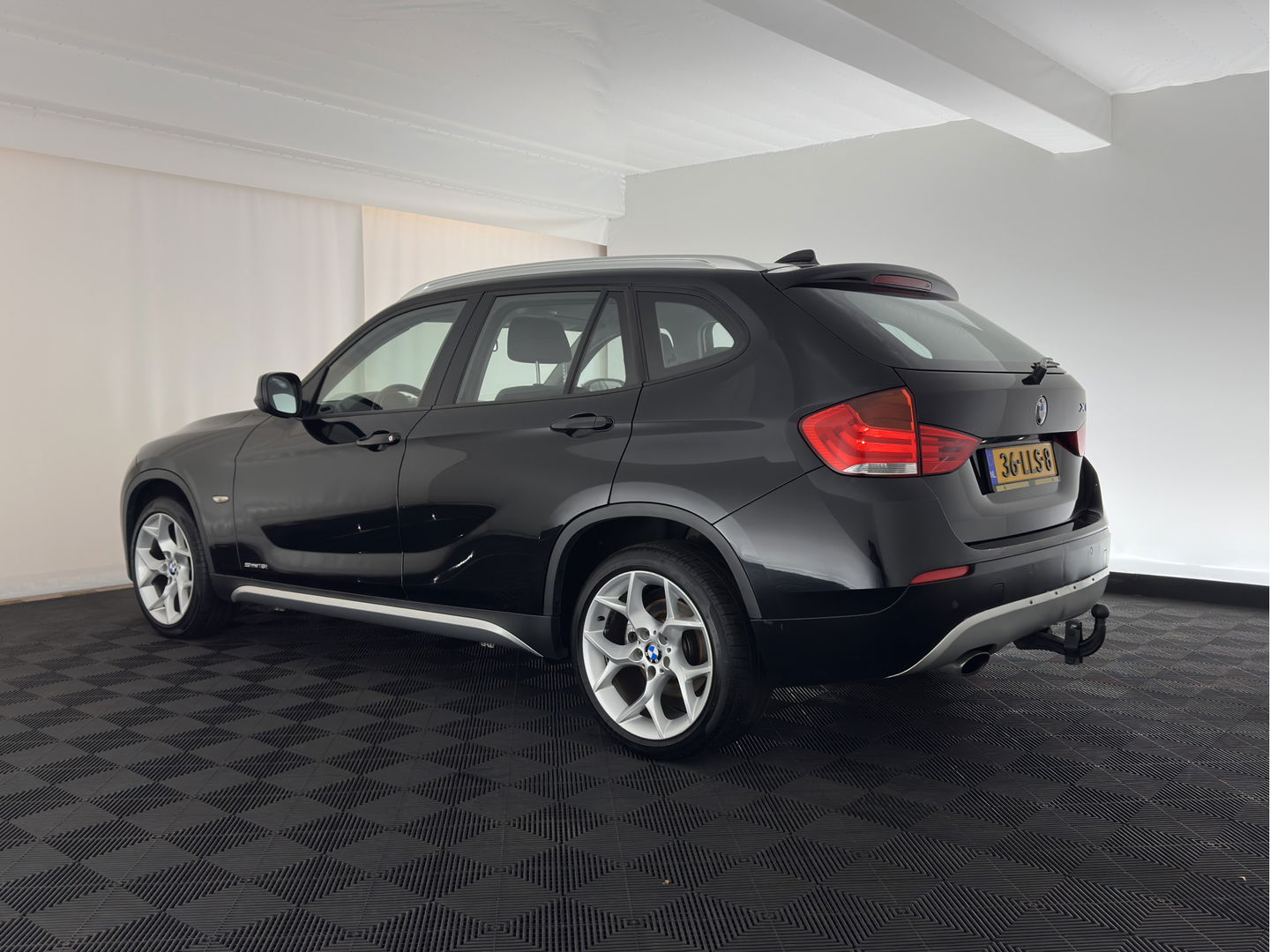 BMW X1 sDrive18i Executive *NAVI-FULLMAP | COMFORT-SEATS | ECC | PDC | CRUISE | 18''ALU | TOWBAR*