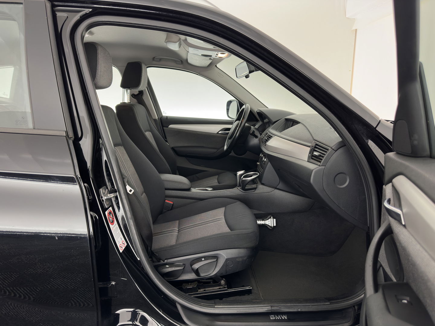 BMW X1 sDrive18i Executive *NAVI-FULLMAP | COMFORT-SEATS | ECC | PDC | CRUISE | 18''ALU | TOWBAR*