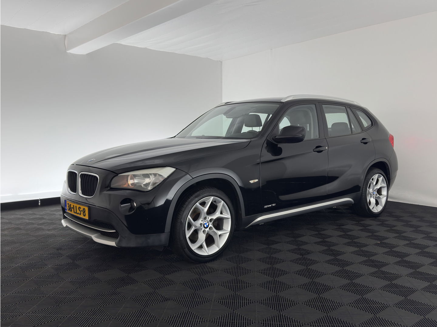 BMW X1 sDrive18i Executive *NAVI-FULLMAP | COMFORT-SEATS | ECC | PDC | CRUISE | 18''ALU | TOWBAR*