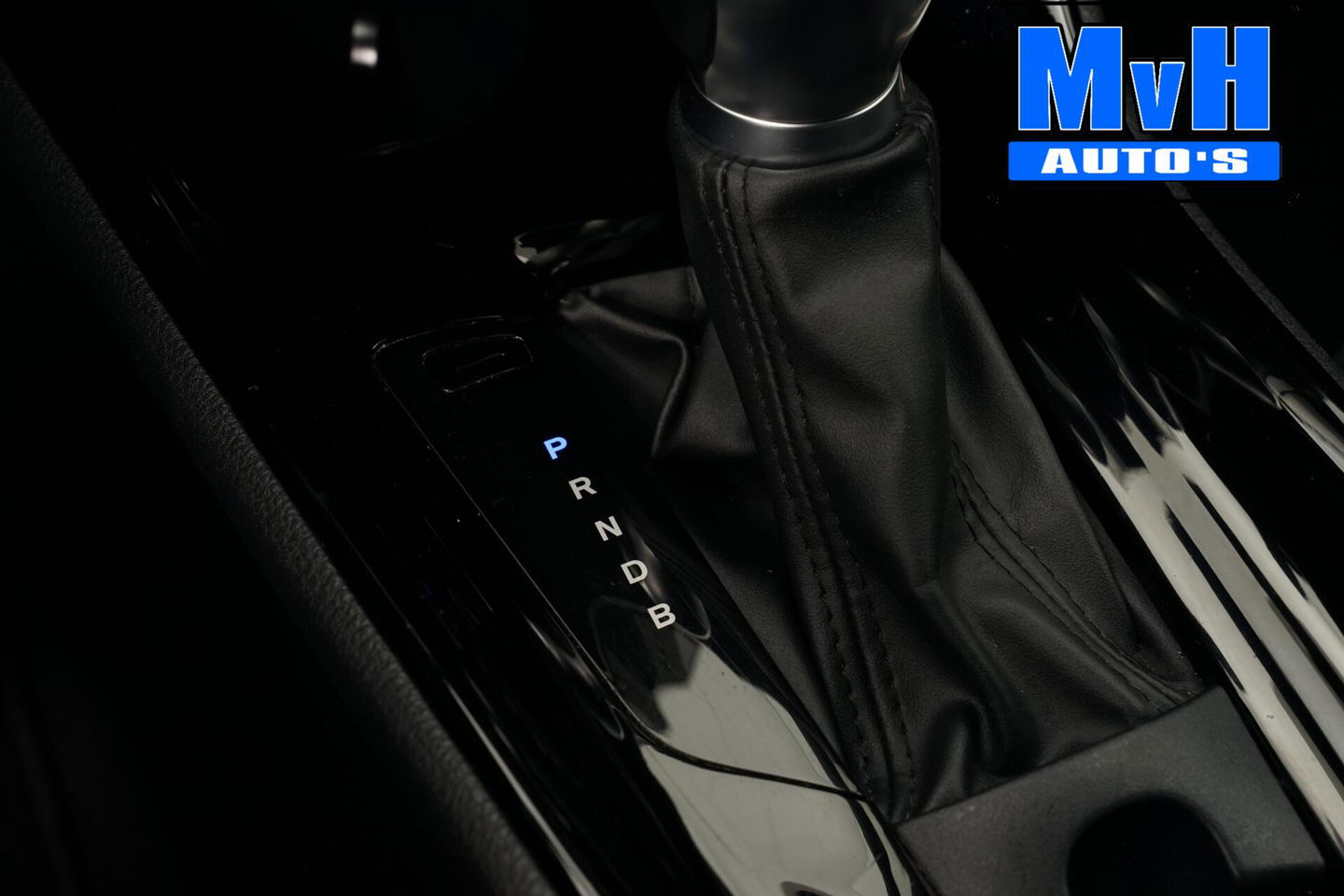 Toyota C-HR 1.8 Hybrid First Edition|LUXE!|JBL|LED|STOELVERW
