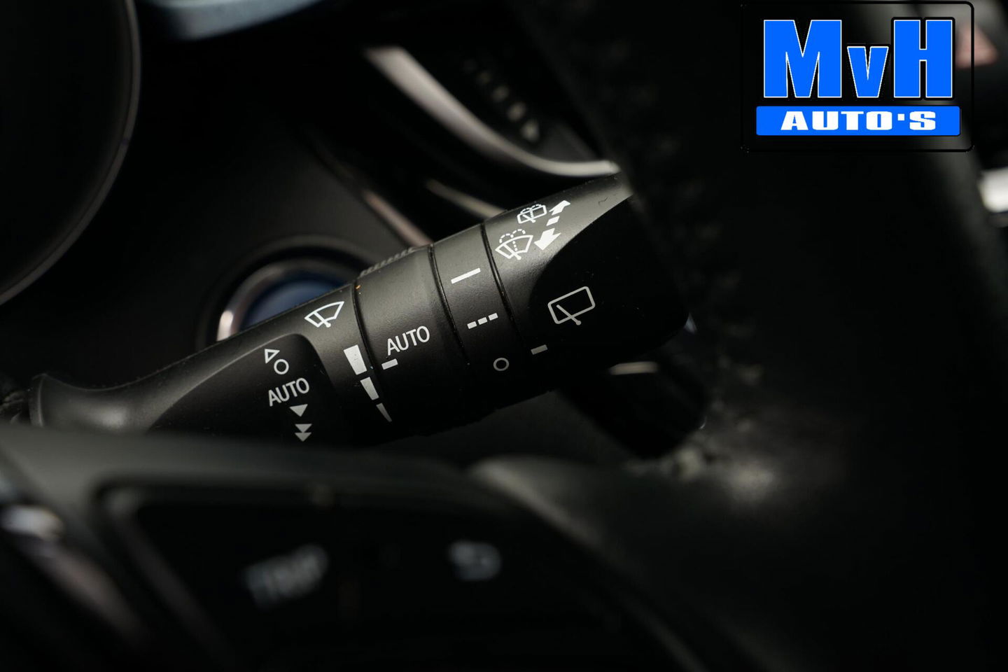 Toyota C-HR 1.8 Hybrid First Edition|LUXE!|JBL|LED|STOELVERW