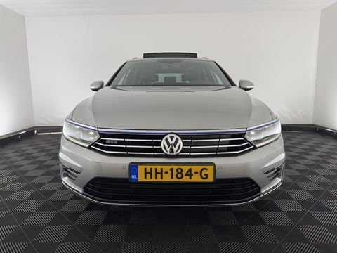Volkswagen Passat Variant 1.4 TSI GTE Highline Aut. *PANO | ADAPTIVE-CRUISE | LEATHER-ALCANTARA | FULL-LED | CAMERA | NAVI-FULLMAP | HEATED-COMFORTSEATS | KEYLESS | PRIVACY-GLASS | 18''ALU*