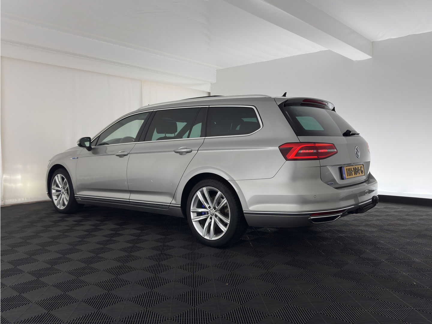Volkswagen Passat Variant 1.4 TSI GTE Highline Aut. *PANO | ADAPTIVE-CRUISE | LEATHER-ALCANTARA | FULL-LED | CAMERA | NAVI-FULLMAP | HEATED-COMFORTSEATS | KEYLESS | PRIVACY-GLASS | 18''ALU*