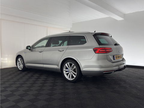 Volkswagen Passat Variant 1.4 TSI GTE Highline Aut. *PANO | ADAPTIVE-CRUISE | LEATHER-ALCANTARA | FULL-LED | CAMERA | NAVI-FULLMAP | HEATED-COMFORTSEATS | KEYLESS | PRIVACY-GLASS | 18''ALU*