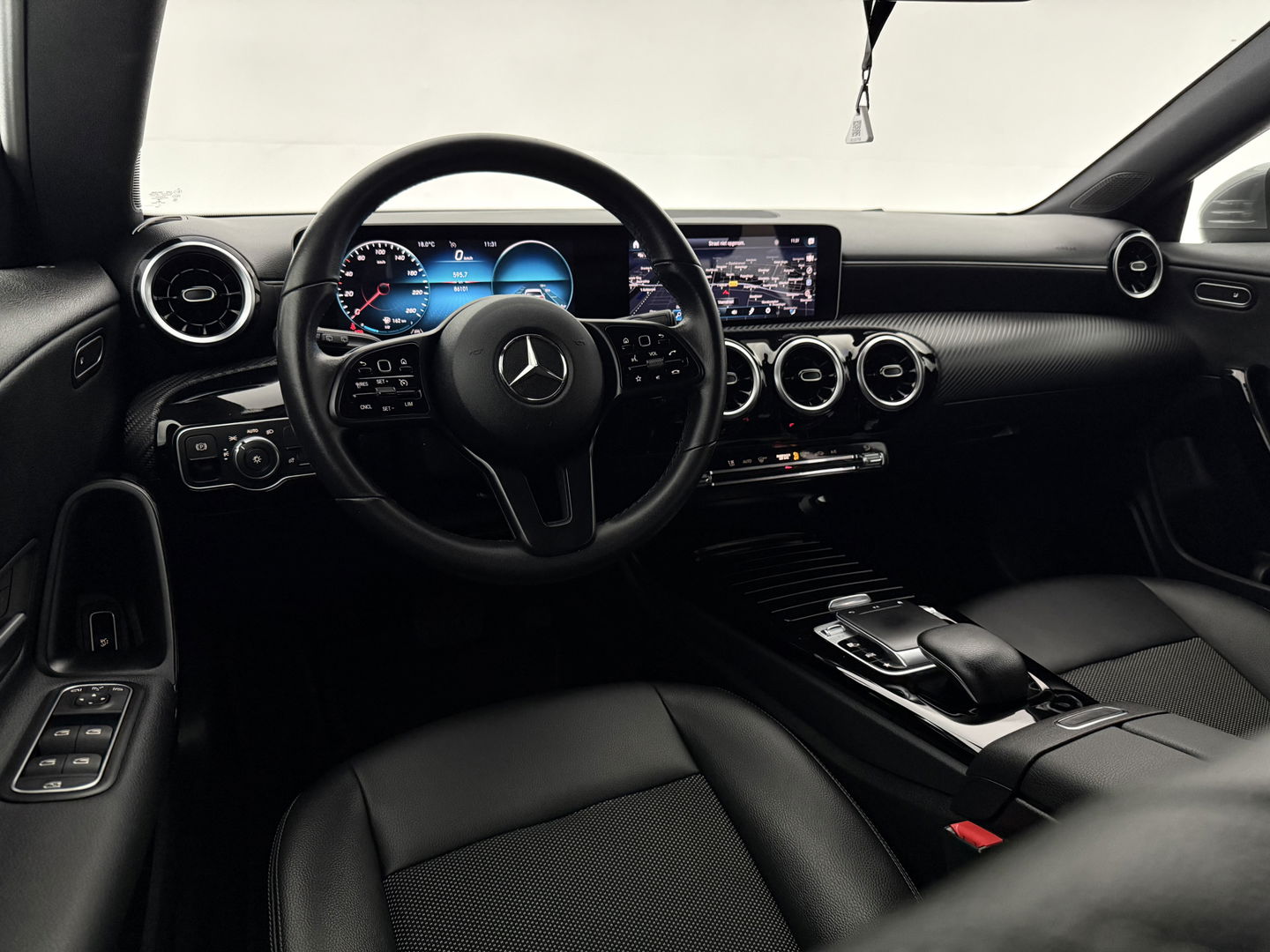 Mercedes-Benz CLA-Klasse 180 Advantage | Camera | Virtual | Carplay | LED | Stoelverw. | Parkeersens.