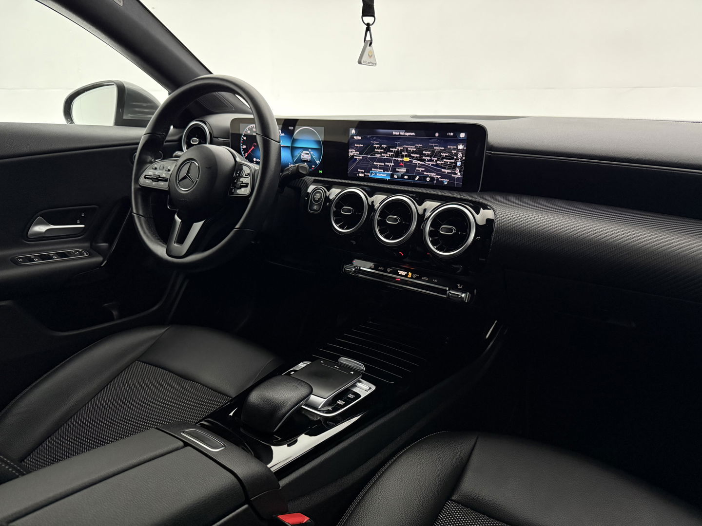 Mercedes-Benz CLA-Klasse 180 Advantage | Camera | Virtual | Carplay | LED | Stoelverw. | Parkeersens.