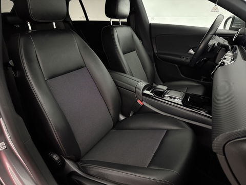 Mercedes-Benz CLA-Klasse 180 Advantage | Camera | Virtual | Carplay | LED | Stoelverw. | Parkeersens.