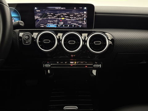 Mercedes-Benz CLA-Klasse 180 Advantage | Camera | Virtual | Carplay | LED | Stoelverw. | Parkeersens.