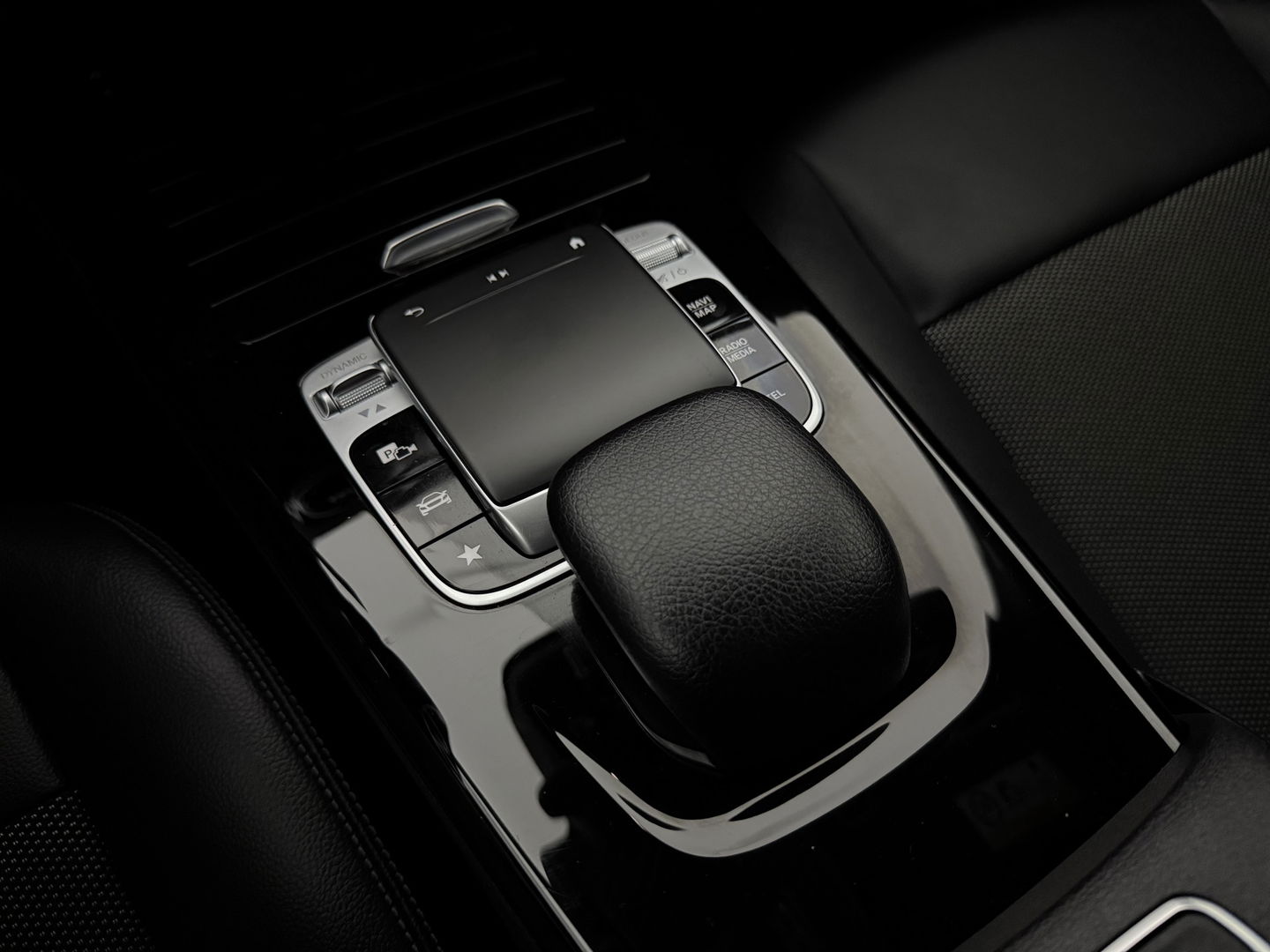 Mercedes-Benz CLA-Klasse 180 Advantage | Camera | Virtual | Carplay | LED | Stoelverw. | Parkeersens.