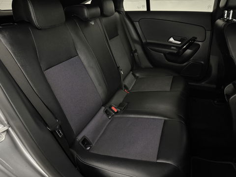 Mercedes-Benz CLA-Klasse 180 Advantage | Camera | Virtual | Carplay | LED | Stoelverw. | Parkeersens.