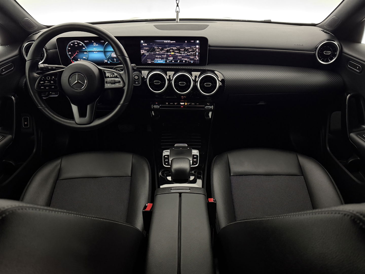 Mercedes-Benz CLA-Klasse 180 Advantage | Camera | Virtual | Carplay | LED | Stoelverw. | Parkeersens.