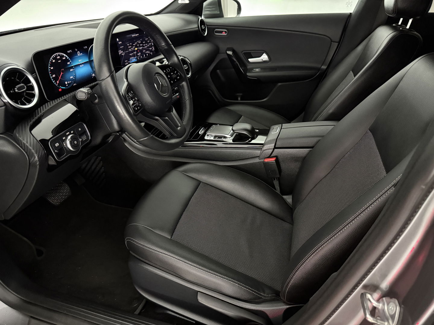 Mercedes-Benz CLA-Klasse 180 Advantage | Camera | Virtual | Carplay | LED | Stoelverw. | Parkeersens.