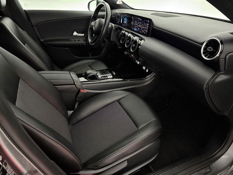 Mercedes-Benz CLA-Klasse 180 Advantage | Camera | Virtual | Carplay | LED | Stoelverw. | Parkeersens.