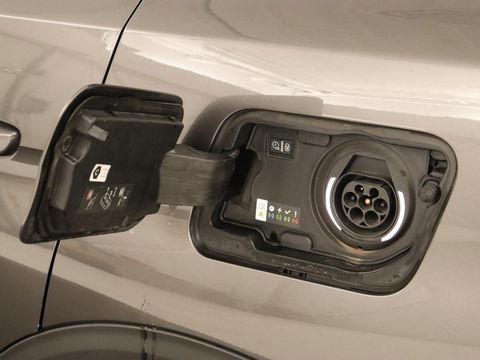 Peugeot 3008 1.6 HYbrid 225 Allure | Stoelverwarming | Trekhaak | Camera | Carplay | Half leder | Keyless | Navigatie | Full LED | Dodehoek detectie | PHEV | Plug In