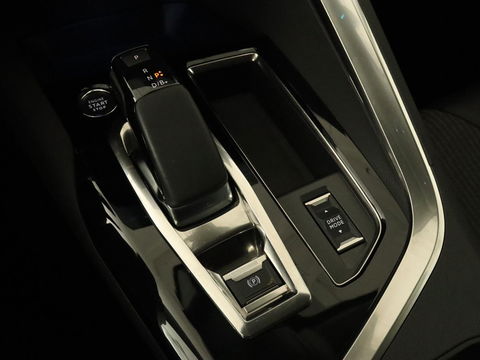 Peugeot 3008 1.6 HYbrid 225 Allure | Stoelverwarming | Trekhaak | Camera | Carplay | Half leder | Keyless | Navigatie | Full LED | Dodehoek detectie | PHEV | Plug In