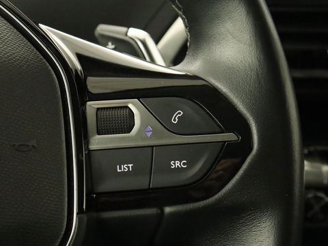 Peugeot 3008 1.6 HYbrid 225 Allure | Stoelverwarming | Trekhaak | Camera | Carplay | Half leder | Keyless | Navigatie | Full LED | Dodehoek detectie | PHEV | Plug In