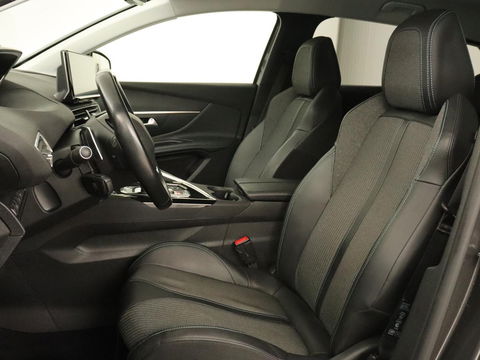 Peugeot 3008 1.6 HYbrid 225 Allure | Stoelverwarming | Trekhaak | Camera | Carplay | Half leder | Keyless | Navigatie | Full LED | Dodehoek detectie | PHEV | Plug In