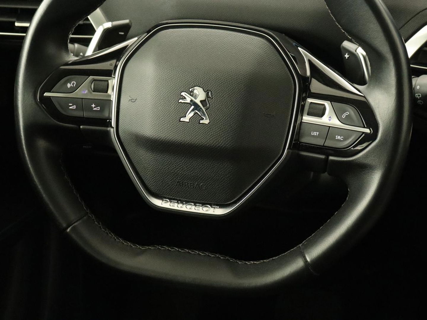 Peugeot 3008 1.6 HYbrid 225 Allure | Stoelverwarming | Trekhaak | Camera | Carplay | Half leder | Keyless | Navigatie | Full LED | Dodehoek detectie | PHEV | Plug In