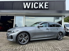 BMW 3 Serie Touring 330i xDrive Panorama Camera Facelift Led Leder