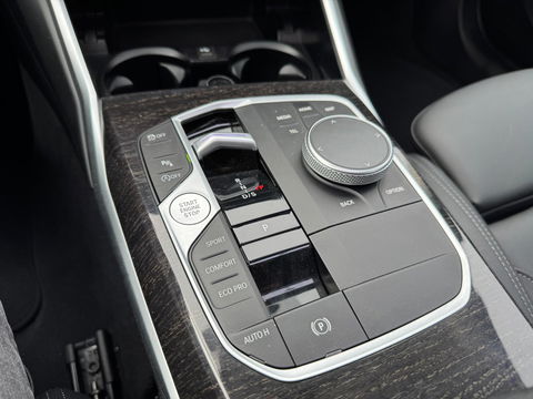 BMW 3 Serie Touring 330i xDrive Panorama Camera Facelift Led Leder
