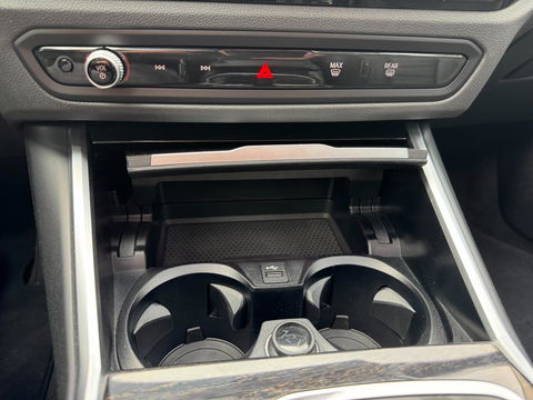BMW 3 Serie Touring 330i xDrive Panorama Camera Facelift Led Leder