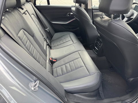 BMW 3 Serie Touring 330i xDrive Panorama Camera Facelift Led Leder