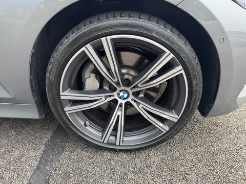 BMW 3 Serie Touring 330i xDrive Panorama Camera Facelift Led Leder