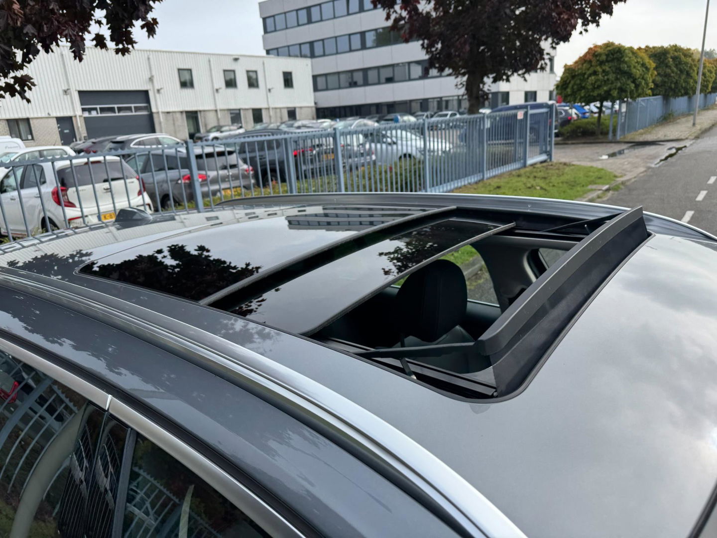 BMW 3 Serie Touring 330i xDrive Panorama Camera Facelift Led Leder