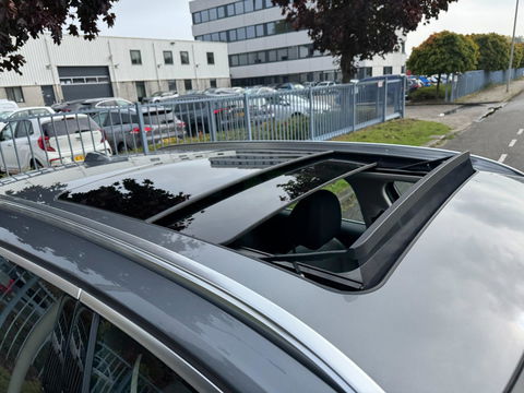 BMW 3 Serie Touring 330i xDrive Panorama Camera Facelift Led Leder