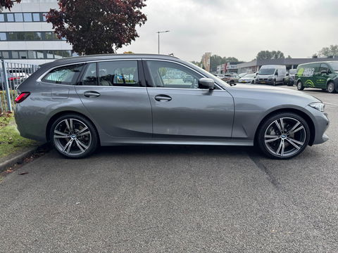 BMW 3 Serie Touring 330i xDrive Panorama Camera Facelift Led Leder