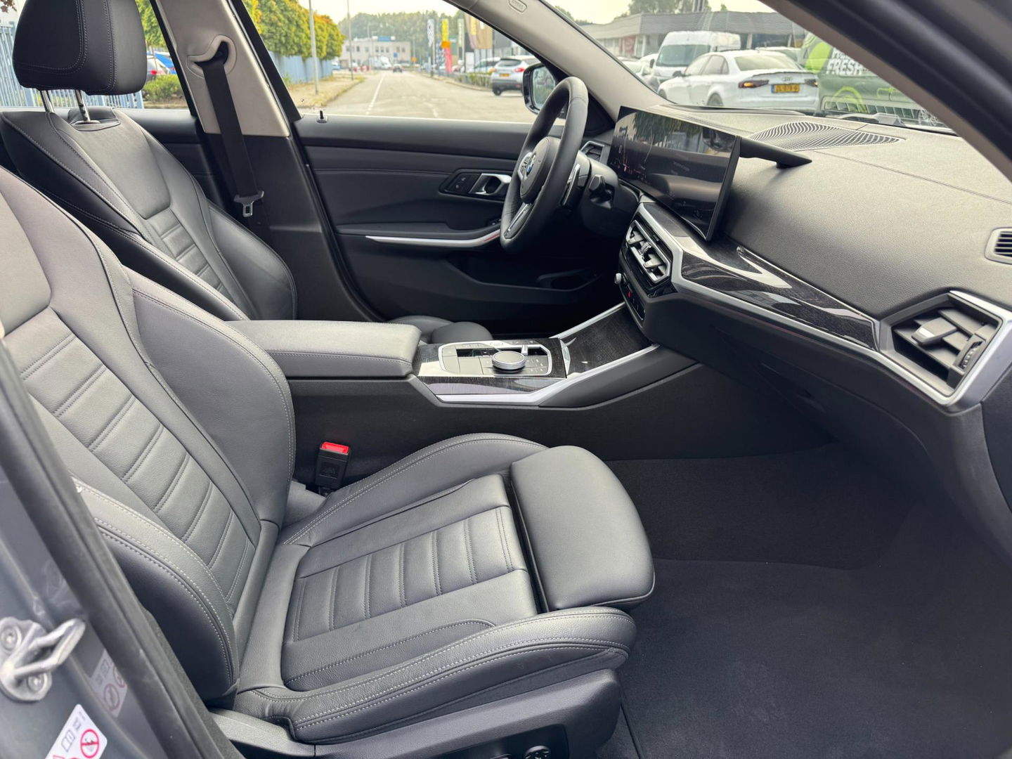 BMW 3 Serie Touring 330i xDrive Panorama Camera Facelift Led Leder