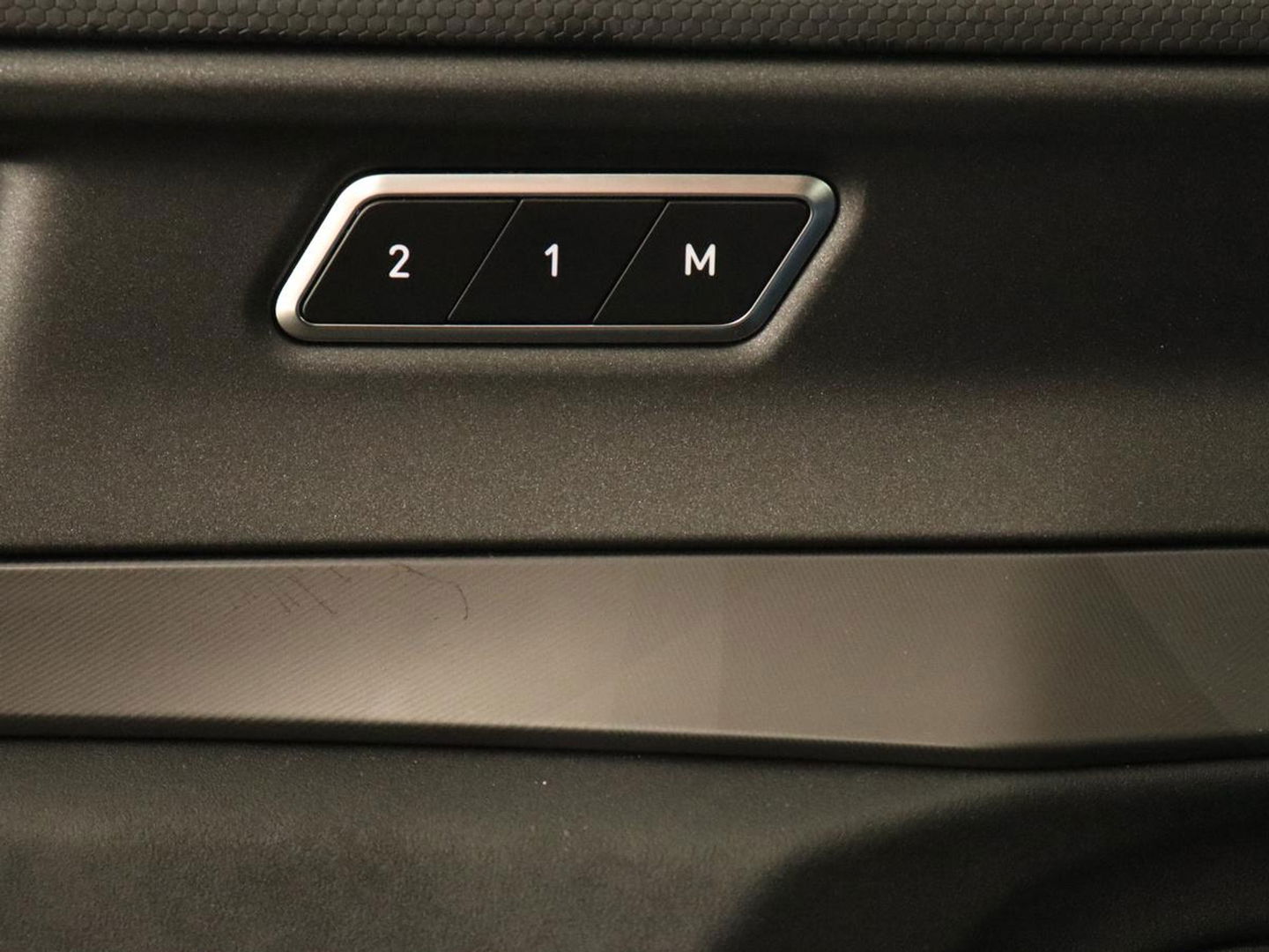 Lynk & Co 01 1.5 Plug In | Panoramadak | Infinity by Harman | Camera | Adaptive cruise | Stoelverwarming | Carplay | Memory | Full LED | PHEV