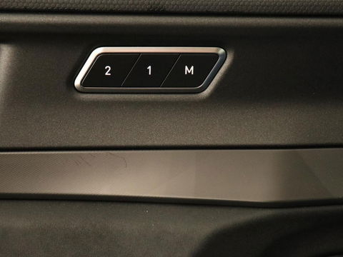 Lynk & Co 01 1.5 Plug In | Panoramadak | Infinity by Harman | Camera | Adaptive cruise | Stoelverwarming | Carplay | Memory | Full LED | PHEV