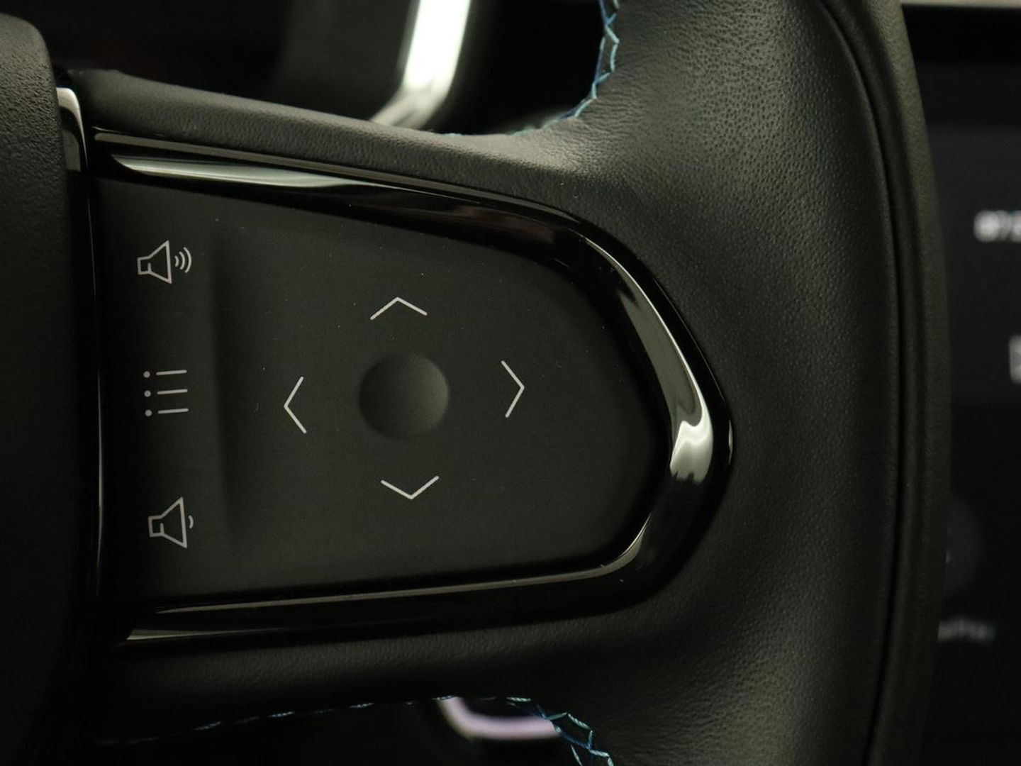 Lynk & Co 01 1.5 Plug In | Panoramadak | Infinity by Harman | Camera | Adaptive cruise | Stoelverwarming | Carplay | Memory | Full LED | PHEV