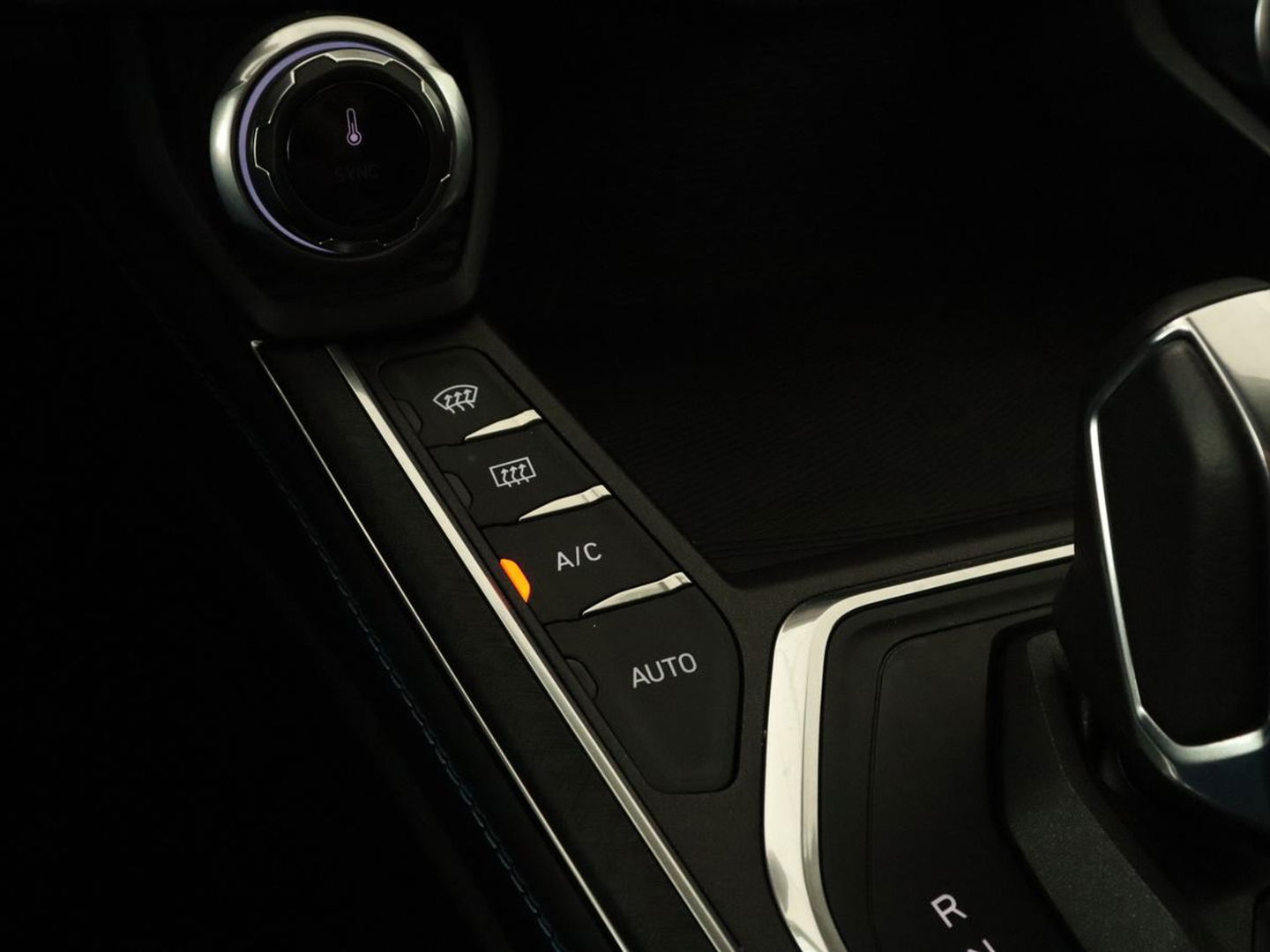 Lynk & Co 01 1.5 Plug In | Panoramadak | Infinity by Harman | Camera | Adaptive cruise | Stoelverwarming | Carplay | Memory | Full LED | PHEV