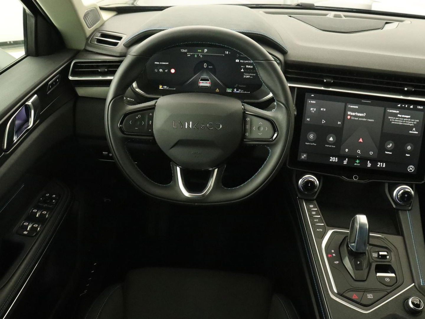 Lynk & Co 01 1.5 Plug In | Panoramadak | Infinity by Harman | Camera | Adaptive cruise | Stoelverwarming | Carplay | Memory | Full LED | PHEV