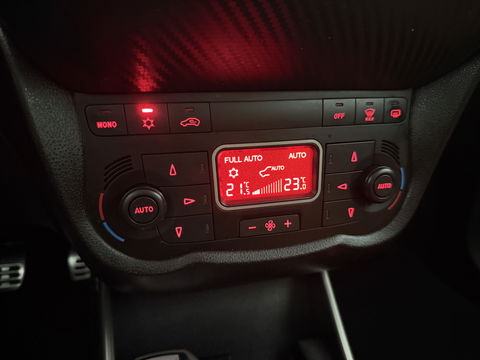 Alfa Romeo MiTo 1.4 T Distinctive | Climate | Cruise | Parkeersens. | Leder