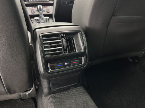 Volkswagen Passat Variant 1.4 TSI GTE Highline Aut. *PANO | ADAPTIVE-CRUISE | LEATHER-ALCANTARA | FULL-LED | CAMERA | NAVI-FULLMAP | HEATED-COMFORTSEATS | KEYLESS | PRIVACY-GLASS | 18''ALU*
