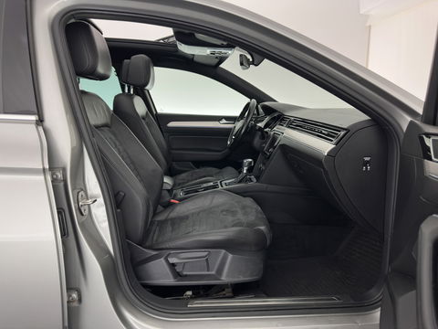 Volkswagen Passat Variant 1.4 TSI GTE Highline Aut. *PANO | ADAPTIVE-CRUISE | LEATHER-ALCANTARA | FULL-LED | CAMERA | NAVI-FULLMAP | HEATED-COMFORTSEATS | KEYLESS | PRIVACY-GLASS | 18''ALU*