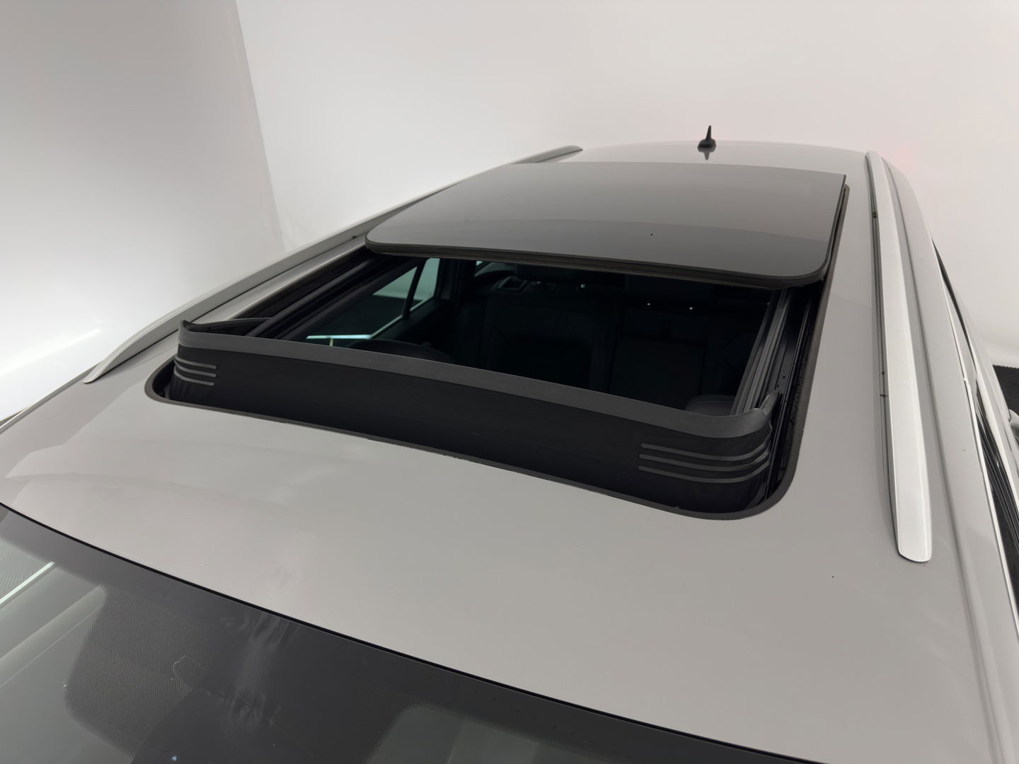 Volkswagen Passat Variant 1.4 TSI GTE Highline Aut. *PANO | ADAPTIVE-CRUISE | LEATHER-ALCANTARA | FULL-LED | CAMERA | NAVI-FULLMAP | HEATED-COMFORTSEATS | KEYLESS | PRIVACY-GLASS | 18''ALU*