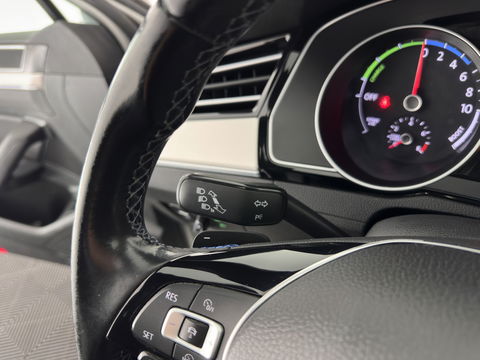 Volkswagen Passat Variant 1.4 TSI GTE Highline Aut. *PANO | ADAPTIVE-CRUISE | LEATHER-ALCANTARA | FULL-LED | CAMERA | NAVI-FULLMAP | HEATED-COMFORTSEATS | KEYLESS | PRIVACY-GLASS | 18''ALU*