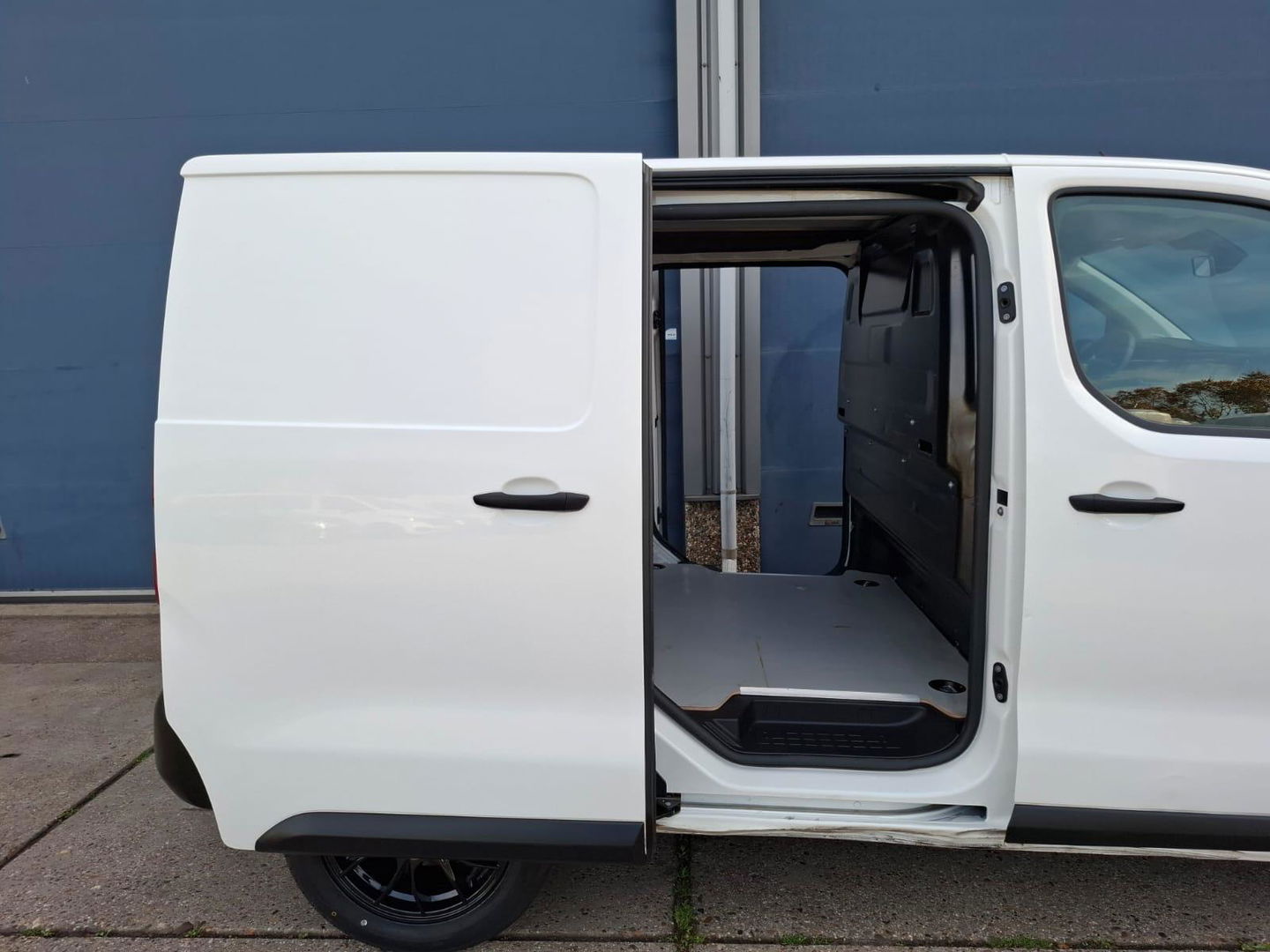 Citroën Jumpy 1.5 BlueHDI 100 XS Club AIRCO / CARPLAY / NAVI / CRUISE CONTROLE / DUBBELE SCHUIFDEUR
