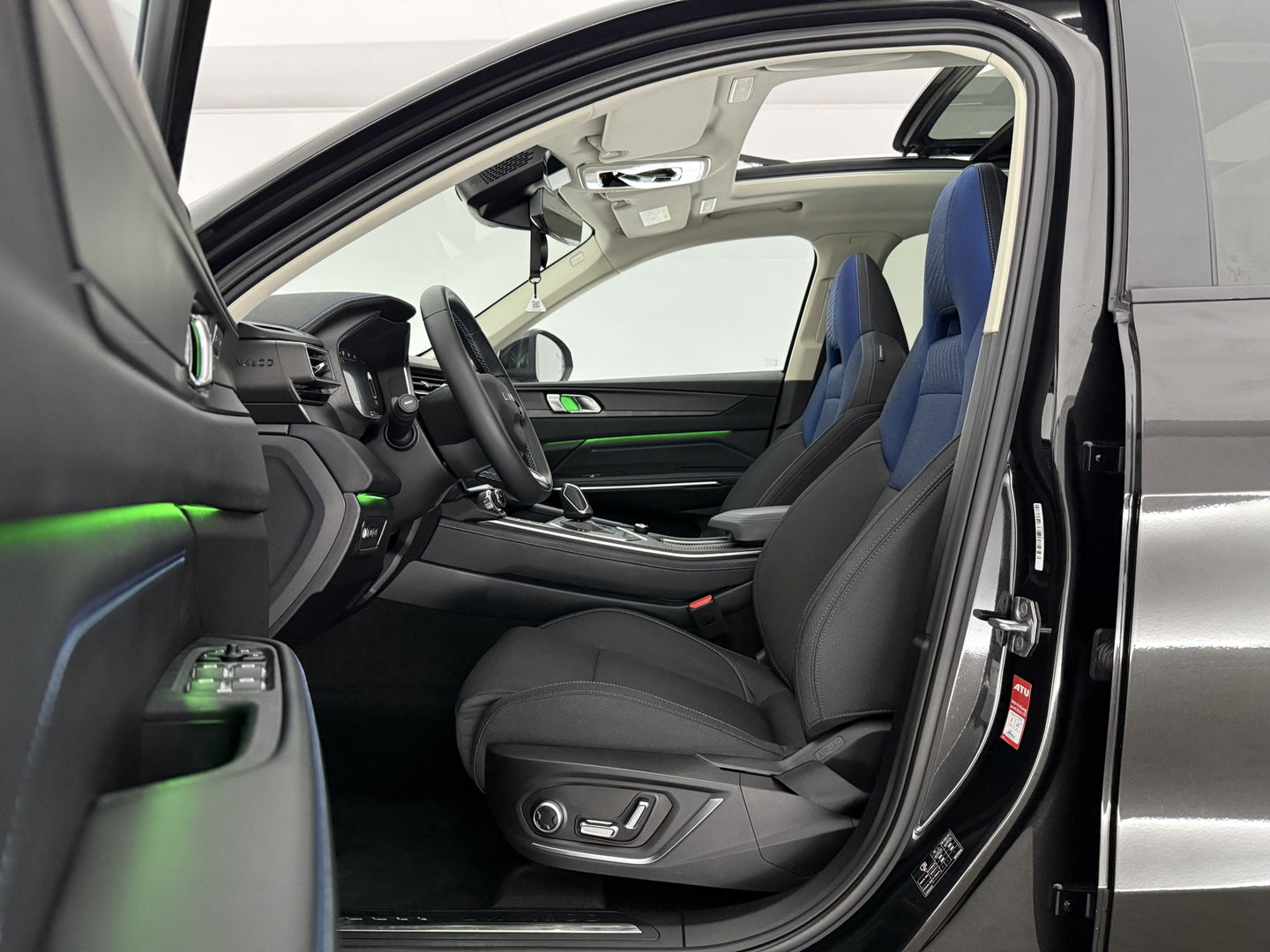 Lynk Co 01 1.5  | Pano | 360° | Virtual | Sfeerverl. | Memory | LED | Carplay | Adaptive Cruise